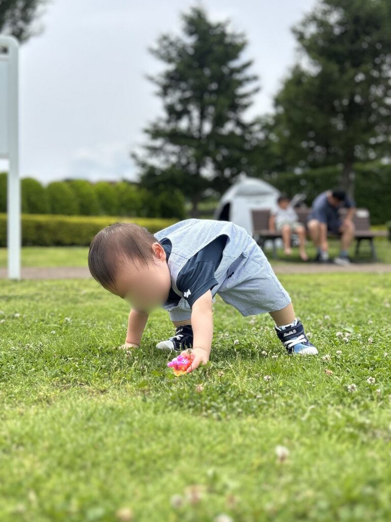アンデルセン公園で遊ぶこども